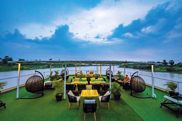  Luxury Trans-Asia Discovery Tour and Cruise: From Taj Mahal, Great Wall of China and Angkor Wat with Mekong River Cruise